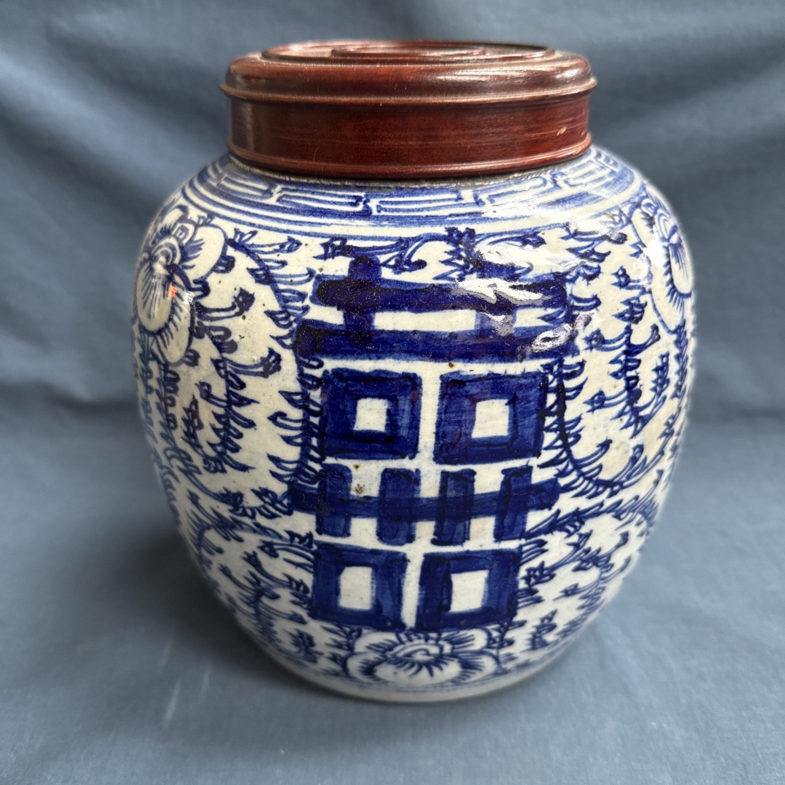 Antique Chinese Double Happiness Blue & White Porcelain Ginger Jar Wooden Lid