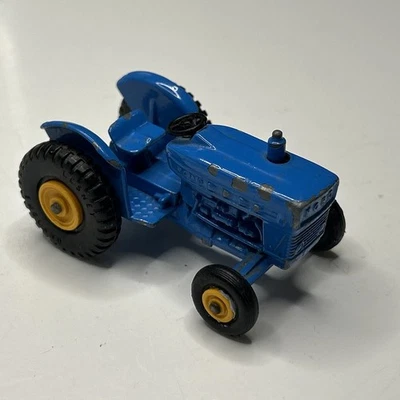 LESNEY MATCHBOX FORD TRACTOR No 39 BLUE/YELLOW HUBS VINTAGE 1967 DIECAST - Image 1 of 4