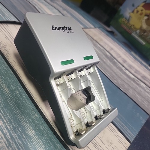 ENERGIZER Plug-In Wall Rechargeable NiMH Battery Charger CHVCM AA/AAA - Picture 3 of 7