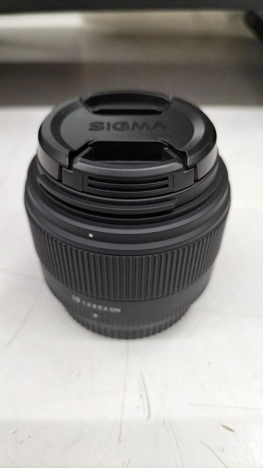 Sigma DN 19mm f/2.8 DN AF IF ASP Lens For Sony NEX E-mount NEX-5 A6000 - Image 2 of 4