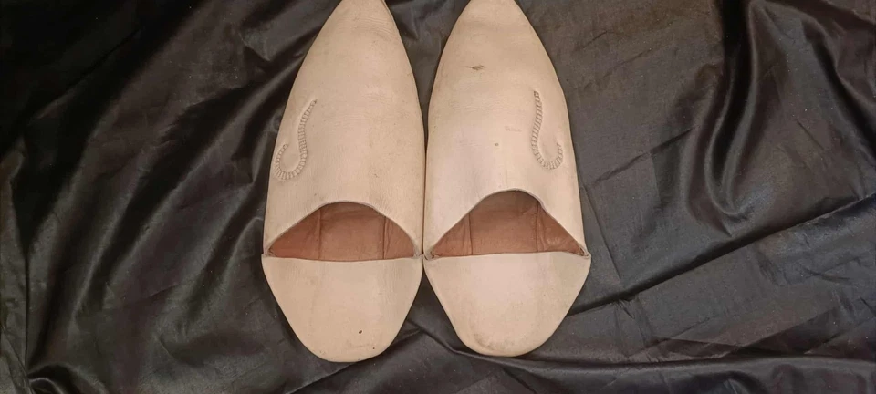 Babouches de cuero marroquí vintage - Zapatillas tradicionales hechas a mano de 30 años Foto 3 de 4