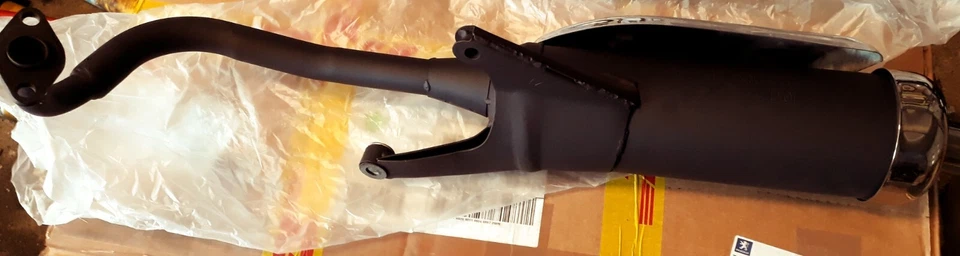 ÉCHAPPEMENT D'ORIGINE PEUGEOT POUR SCOOTER PEUGEOT V-CLIC " modèle 2014" - Photo 3/4