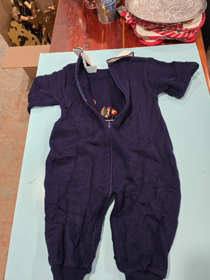 Mono mameluco vintage Bright Future 12 Mo tejido azul flores bordadas Foto 4 de 4