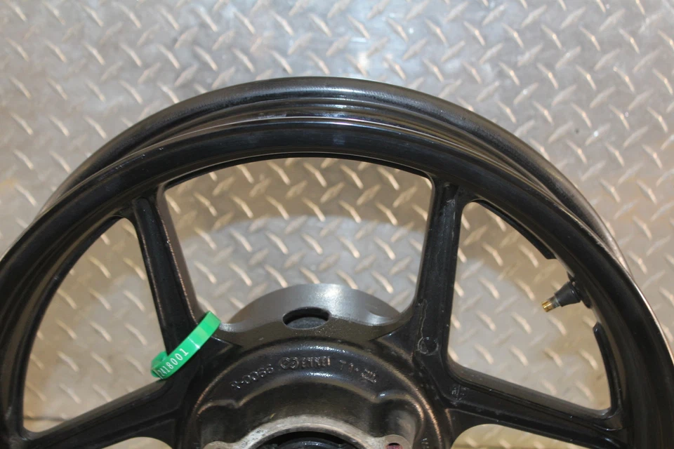 Llanta trasera Kawasaki Ninja 250R Ex250J 2010  Foto 2 de 4