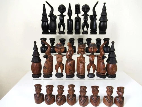 VINTAGE AFRICAN LARGE HAND CARVED CHESS SET QUEEN 18cm OR 7"inches NO BOARD
