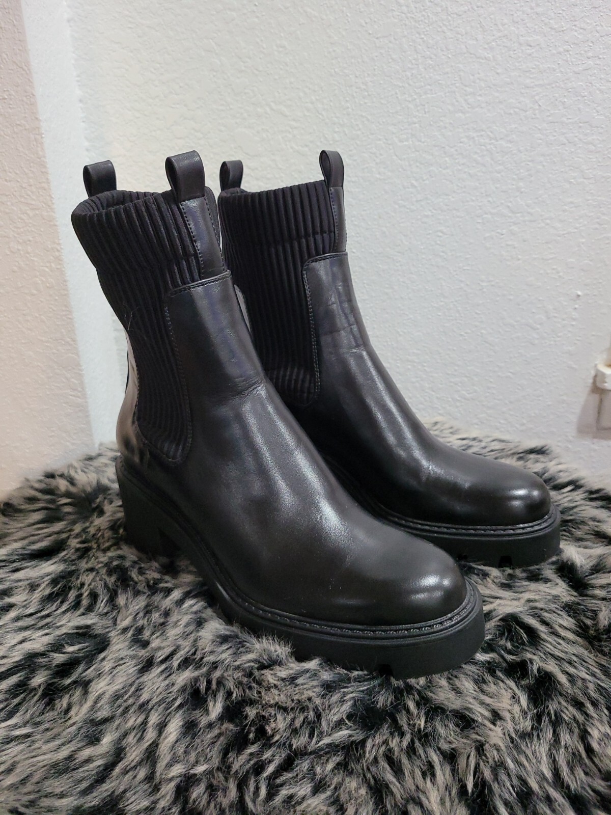 SAOLA Zara Track stivali neri con suola taglia 40. US taglia 9 5. NUOVO NUOVO