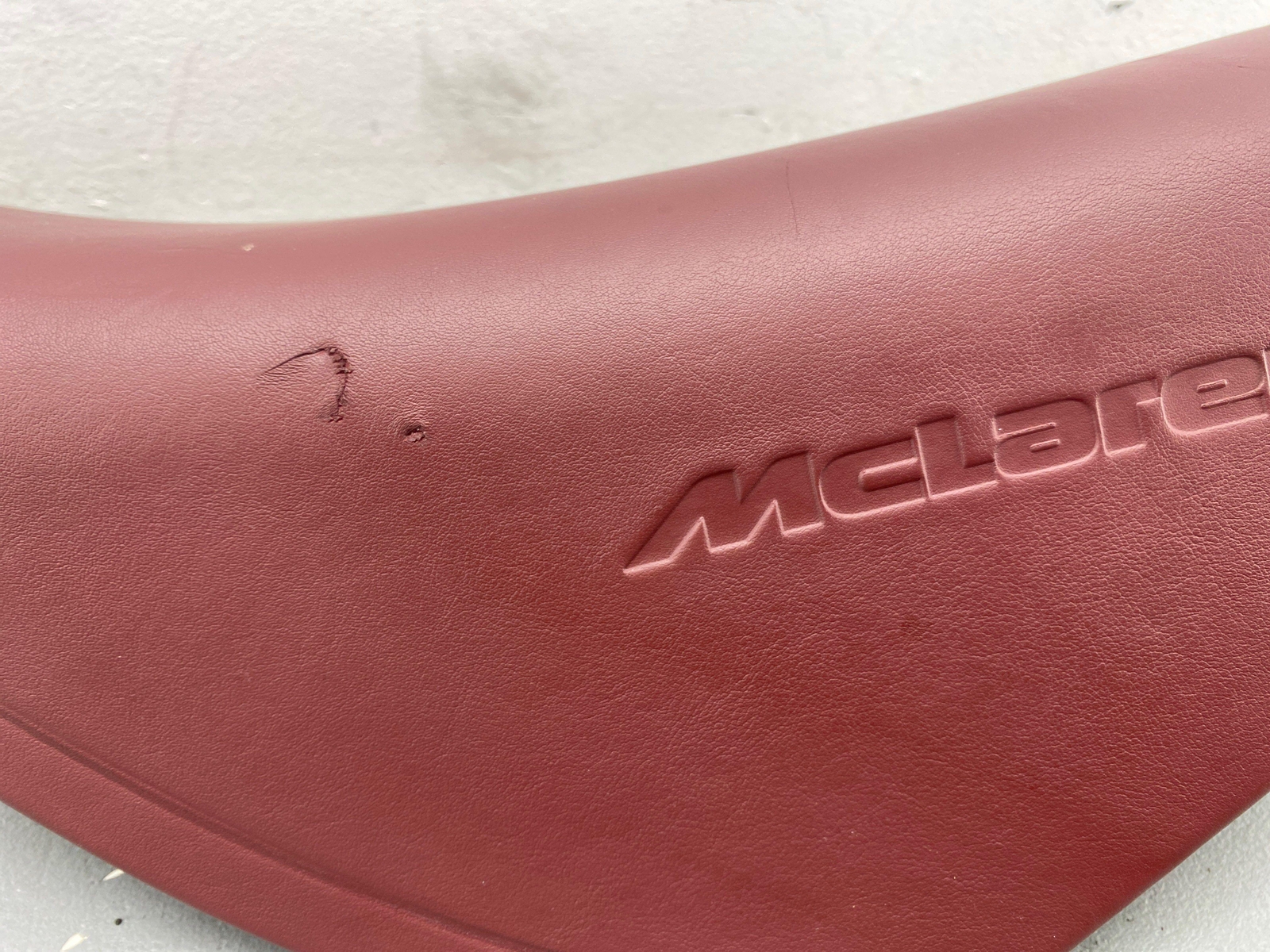2020-2023 MCLAREN GT FRONT RIGHT TRIM PANEL SILL PLATE BAROLO RED 13NA399CP OEM