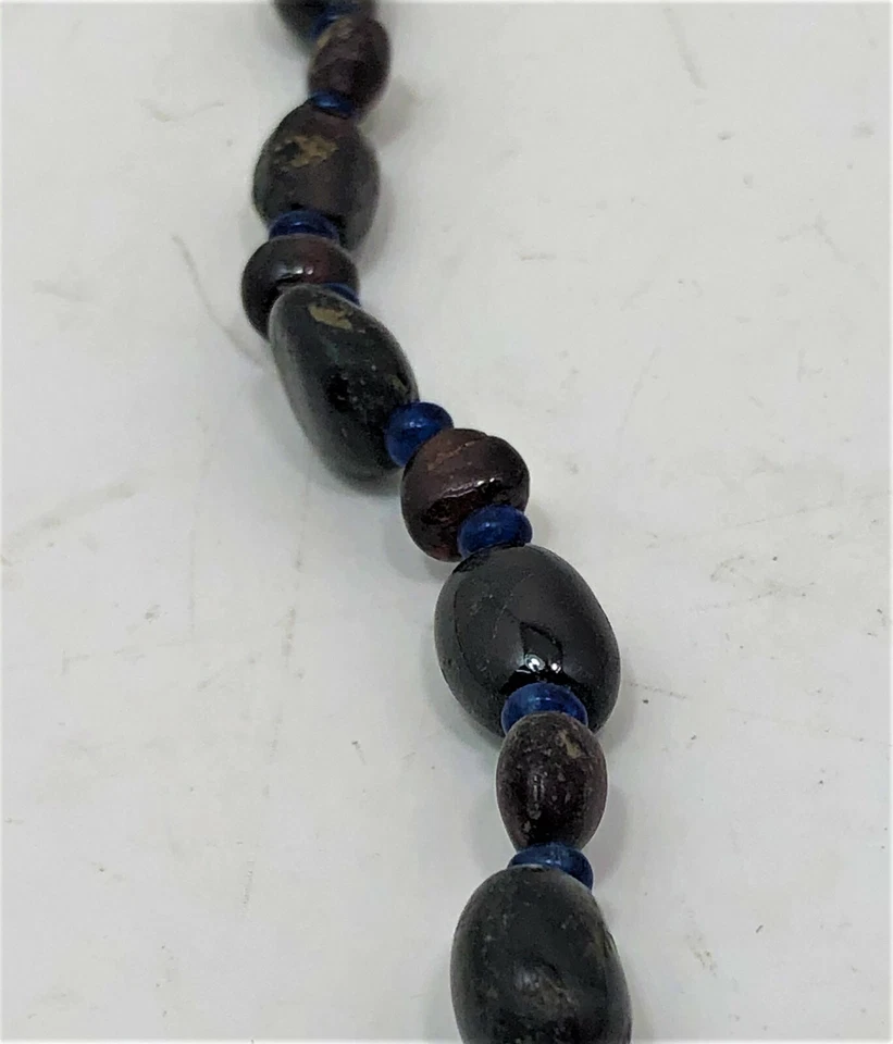 Collar de vidrio y granate sasánida/islámico de Oriente Medio siglos VI-XII Foto 4 de 4