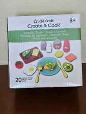 Kidkraft Create & Cook 20 Piece Wooden Plastic Avocado Toast Play Set