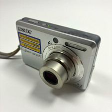 Sony Cyber-shot DSC-S730 7.2MP Digital Camera 3x Optical Zoom Silver + Case