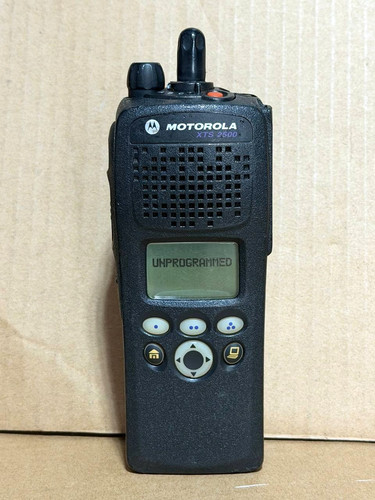 MOTOROLA XTS2500 Model II UHF 450-520Mhz Radio H46SDF9PW6BN No Antenna