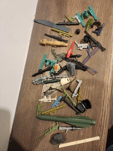 Vintage 1980s Toys BROKEN DAMAGED WEAPONS & ACCESSORY LOT * Gi Joe Arah