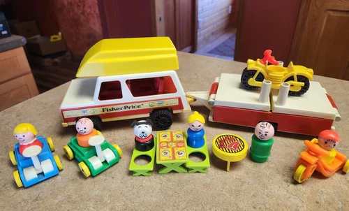 Vintage 1980 Fisher Price Little People Pop-Up Camper Set #992 Plus Extras