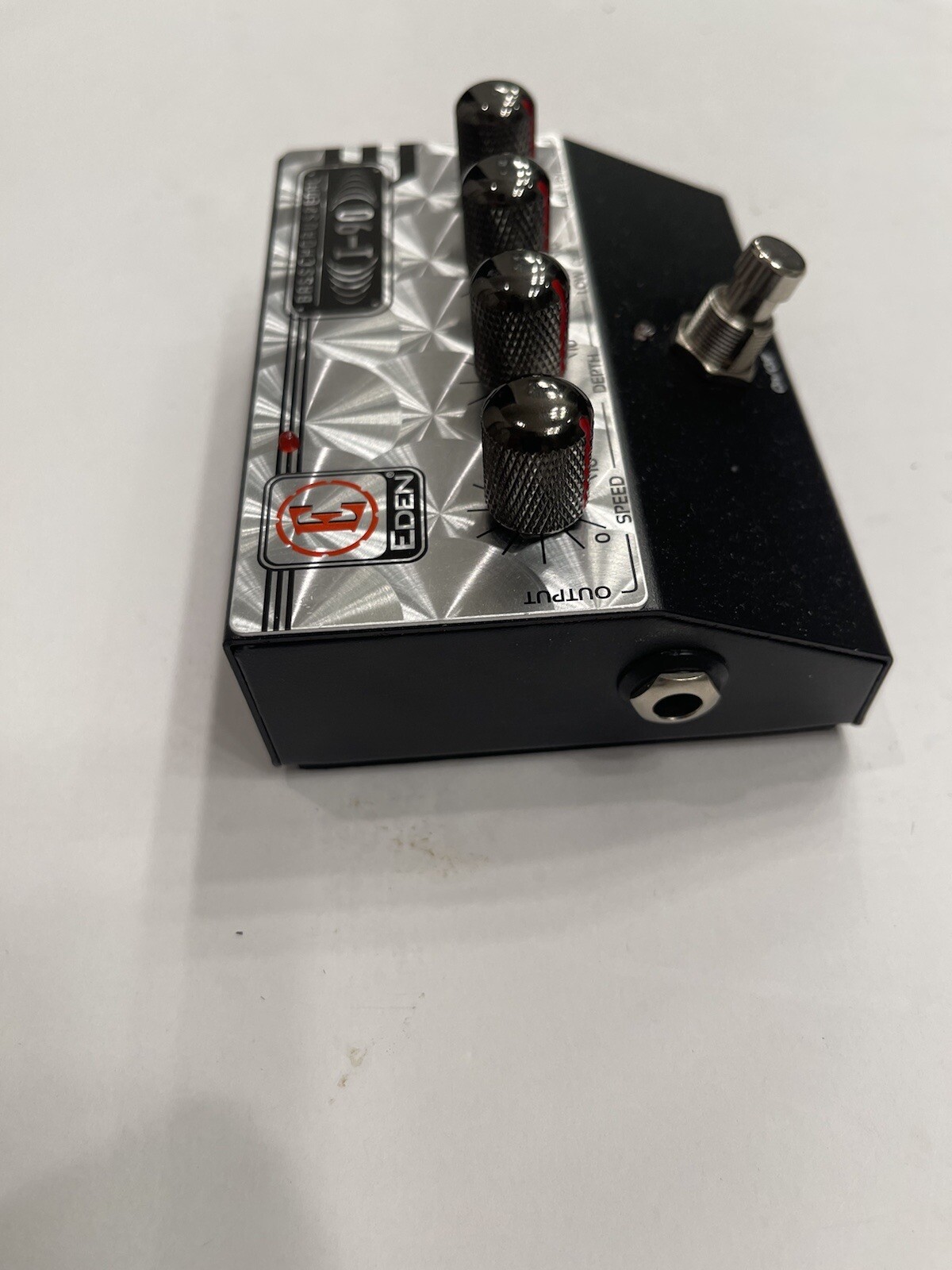 Eden Amplification World Tour I90 Bass Chorus Guitar Effect Pedal