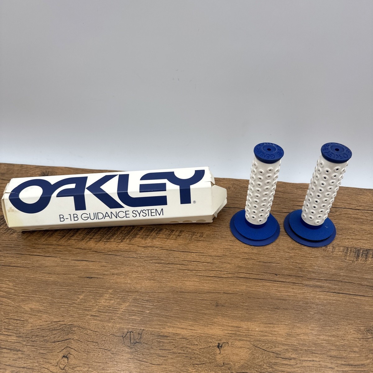 OAKLEY B-1Bグリップ オールドスクールBMX OAKLEY B1B B-1B Grips BMX 2010 Reissue BLUE WHITE NEW NOS | eBay