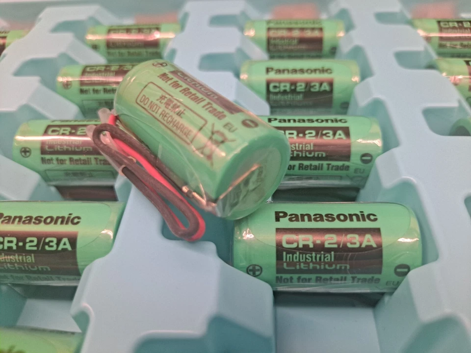 NEW FULL CASE OF 100x PANASONIC INDUSTRIAL LITHIUM BATTERIES CR-2/3A WITH WIRES - Image 4 of 4