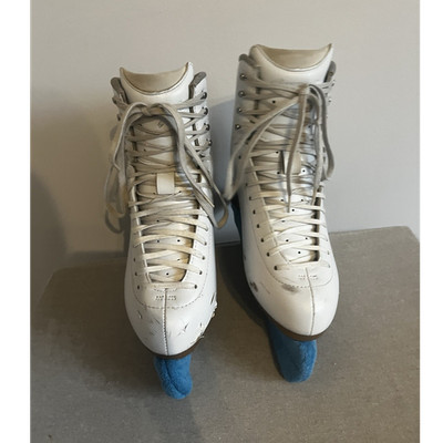 Jackson White/Gray Figure Skates Size 9 Lace-Up Pair Ice Skating