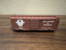 Accurail HO Scale Delaware Hudson D H 40 Box Car