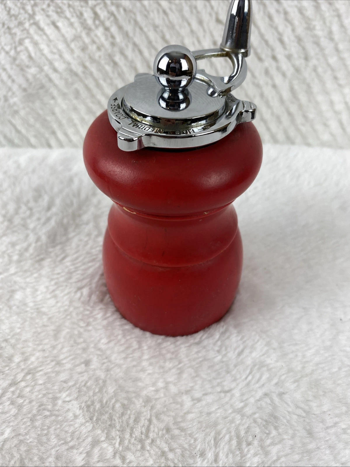 William Bounds Red Wood Adjustable Pepper Grinder Mill - Heart Handle R