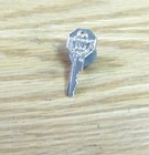 VINTAGE STYLE GM KEY HAT PIN