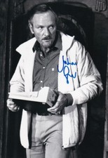 JULIAN GLOVER signed Autogramm 20x30cm JAMES BOND in Person autograph COA