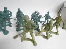 3 Vintage Tim Mee Toys Large Toy Soldiers 5" Green Army Men + 9 more 4" unmarked