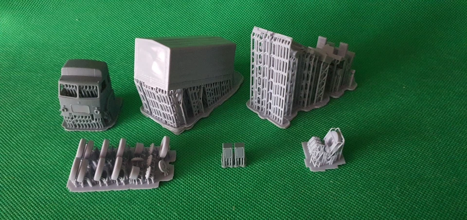 Modellauto 1:87 als Bausatz eines LKW Jelcz 315 in der Ausführung DEUTRANS - Bild 2 von 4