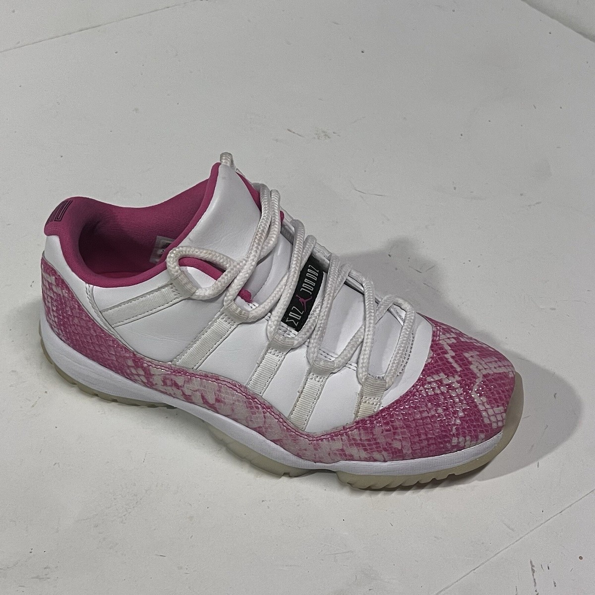 Nike Air Jordan 11 XI Retro Women's Size 10 Low Pink