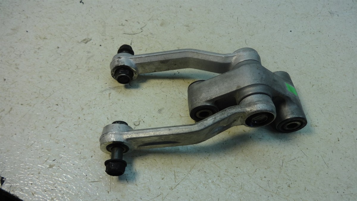 1986 Kawasaki ZX600 Ninja ZX 600 K438. rear mono shock mount