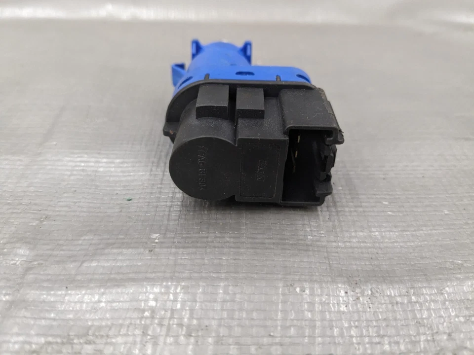 Interruptor de luz de freno Mazda MX-5 2016-2025 OEM (BN7N-66-490A) 16-25 Foto 3 de 3