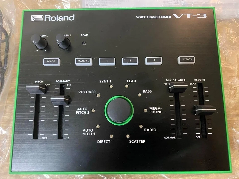 Roland AIRA VT-3 Voice Transformer Effects Processor Adapter - Image 2 of 4