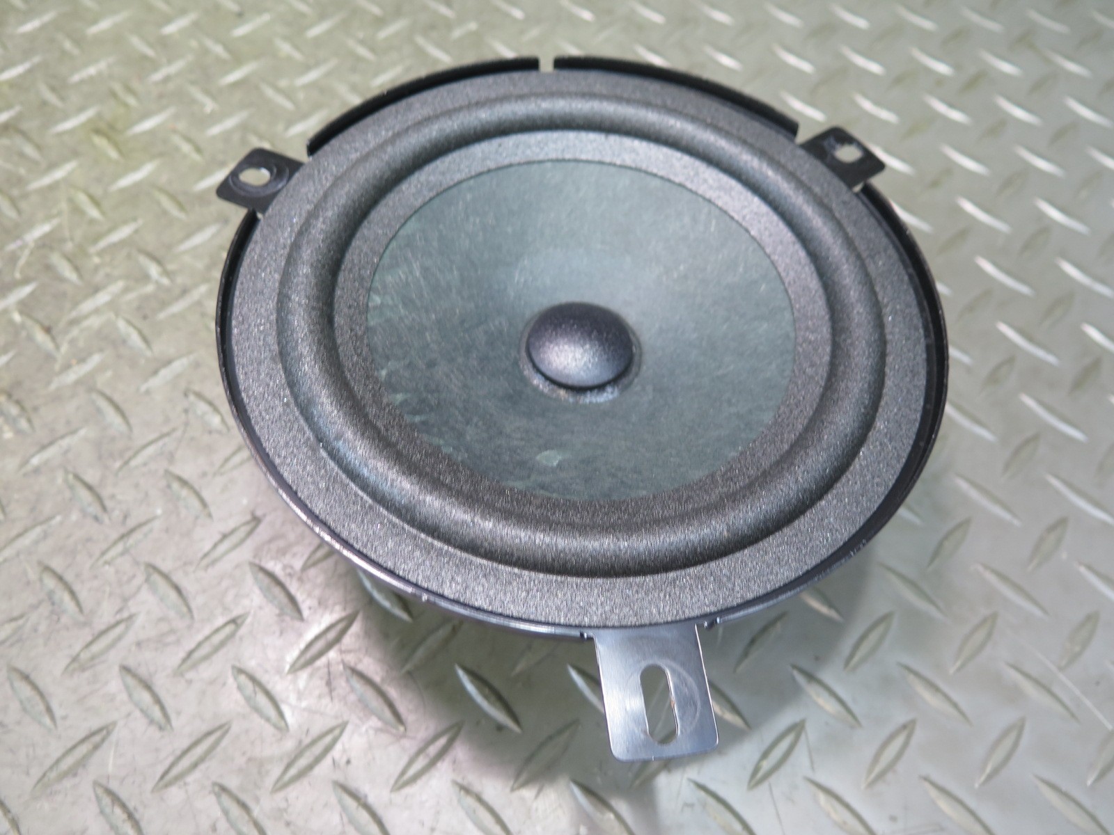 2017-2020 MASERATI LEVANTE M161 FRONT OR REAR DOOR SPEAKER SET OF 2
