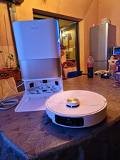 Dreame L40 Ultra,Staubsaugerroboter mit Ladestation, Wischfunktion, neuwertig,