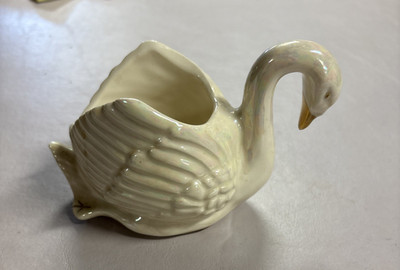 Swan Pearl China Co. Figurine With 22K Gold Accents VTG