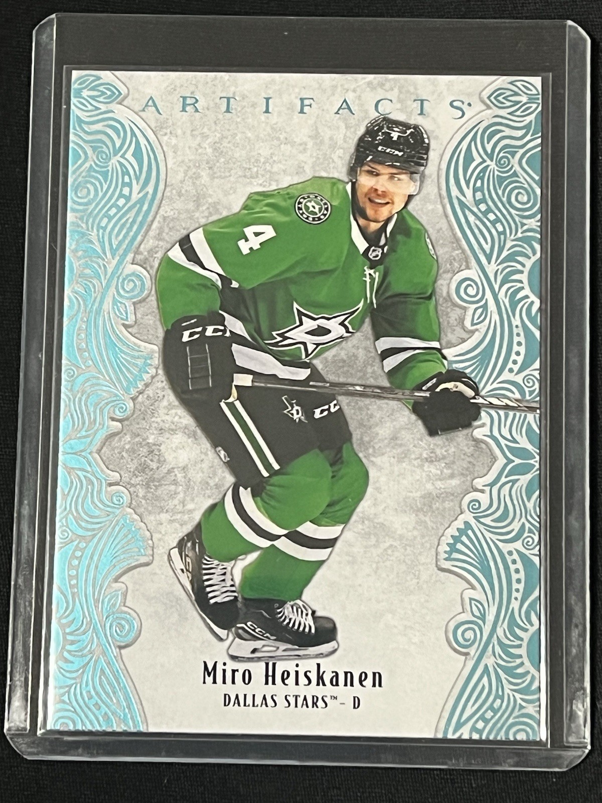 Upper Deck 2025-26 Artifacts Miro Heiskanen #17 Stars Sky Blue Parallel