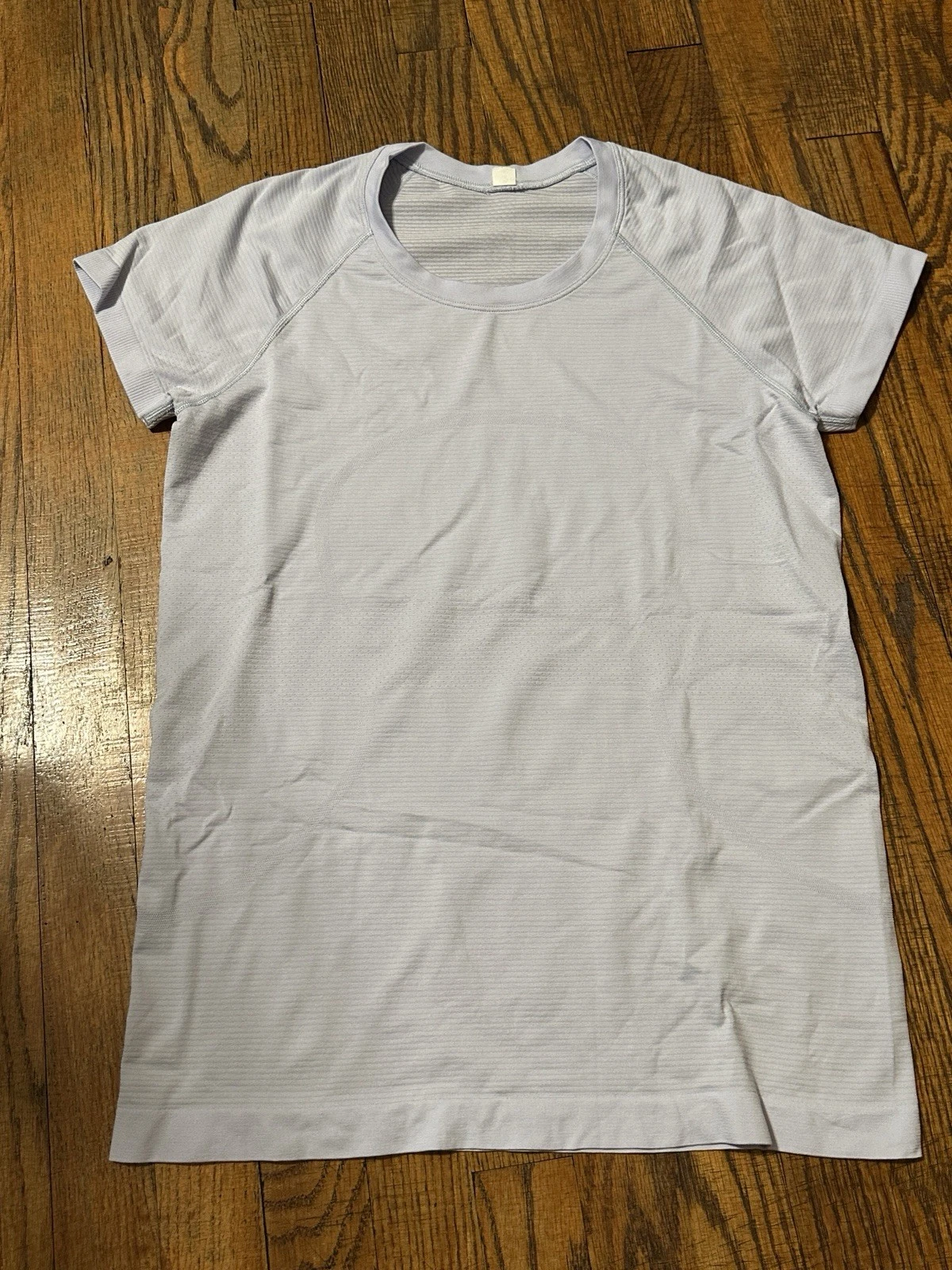 Lululemon Women’s Size 10 Short Sleeve Full Length light blue Tee