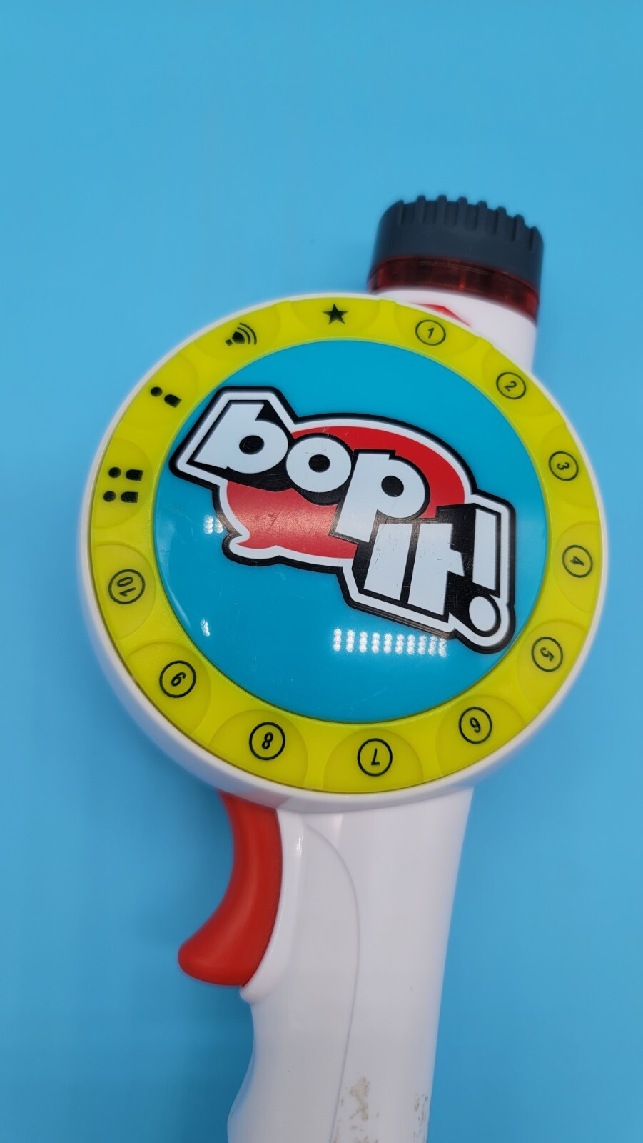 Bop It Original Handheld Electronic Reflex Game Hasbro Pull It Twist It 