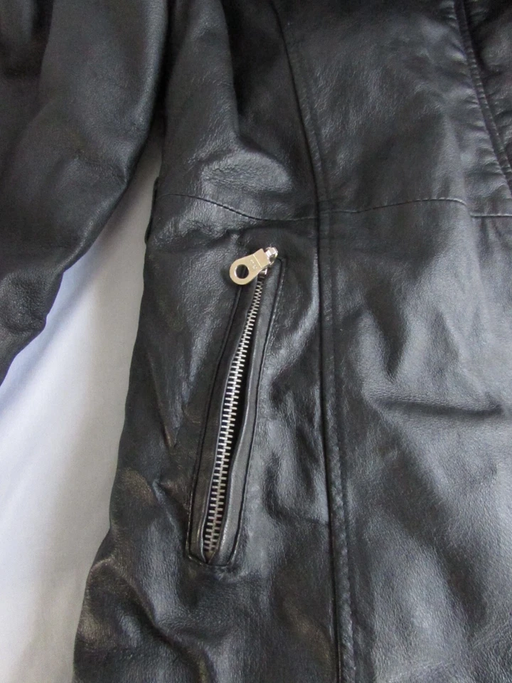 KC COLLECTIONS GIRLS XL BLACK LEATHER COAT W ROMOVABLE FUR COLLAR ZIPPER FRONT - Image 4 of 4