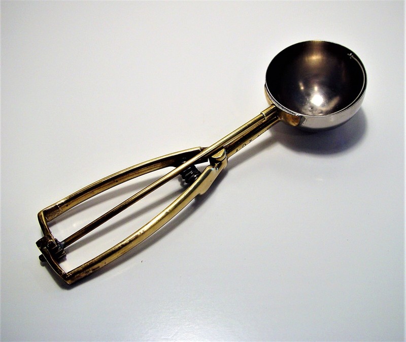 Excellent Vintage 1920s 'Reliance' 4oz Brass & Steel Ice Cream Scoop
