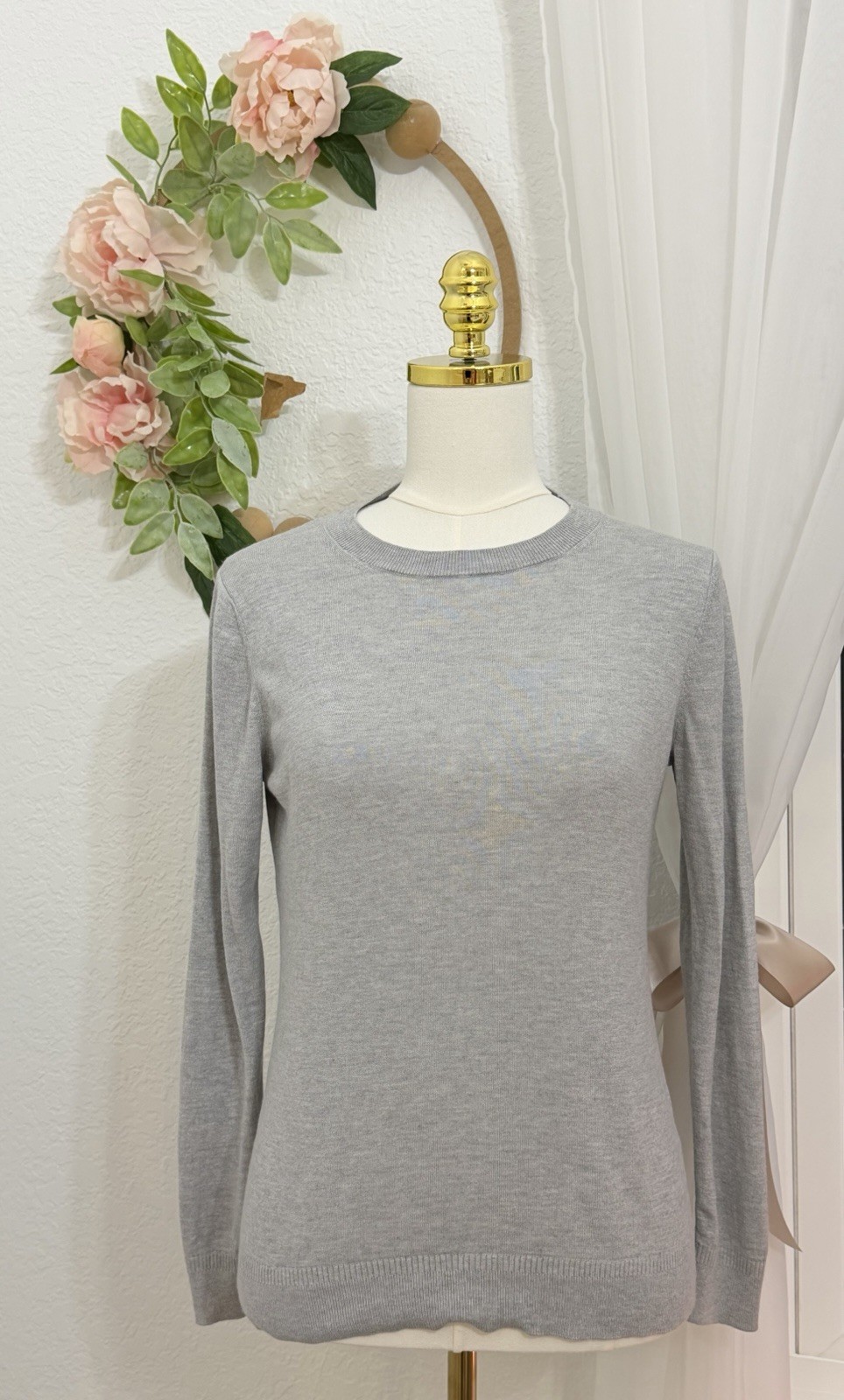 Banana Republic Silk Cashmere Sweater Gray Minimalist Quiet Luxury Size S - NEW