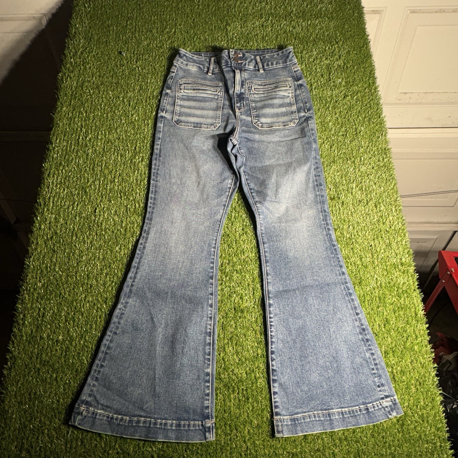 AE Women's Curvy Super Hi Rise Flare Jeans Size 8 New with tags