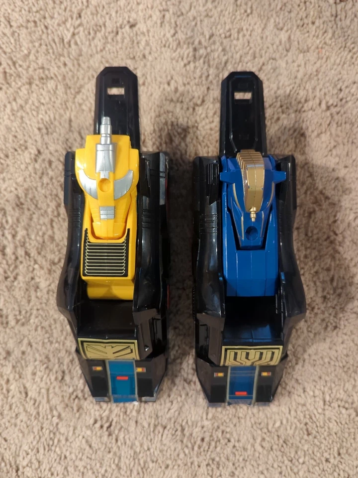 Power Rangers thunderzord Blue & Yellow Griffin Zord Legs - Image 3 of 4