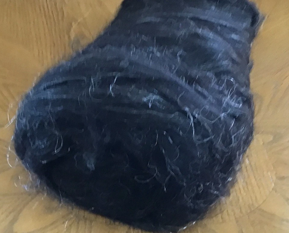 Rovings 100 % alpaca negros con reflejos grises claros. 12,5 OZ So Soft Foto 3 de 4