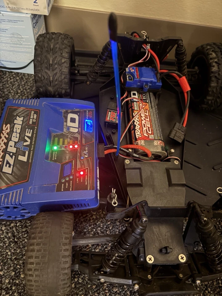 Traxxas Rustler 2x2 totalmente listo para funcionar. (Actualizado) Foto 4 de 4
