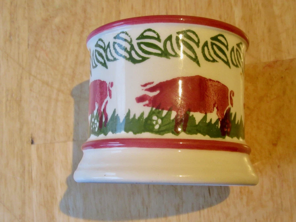 Brixton Pottery Pigs  Lidded Mustard / Jam etc . Spongeware /Decorated - Image 2 of 4