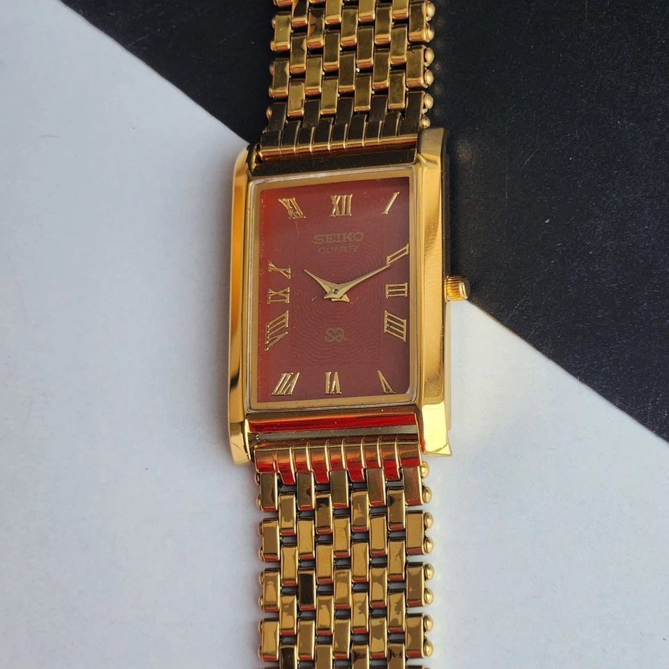 Vintage Seiko Slim Quartz Red Face Gentlemen's Wrist Watch - FREE SHIPPING - Image 2 of 4
