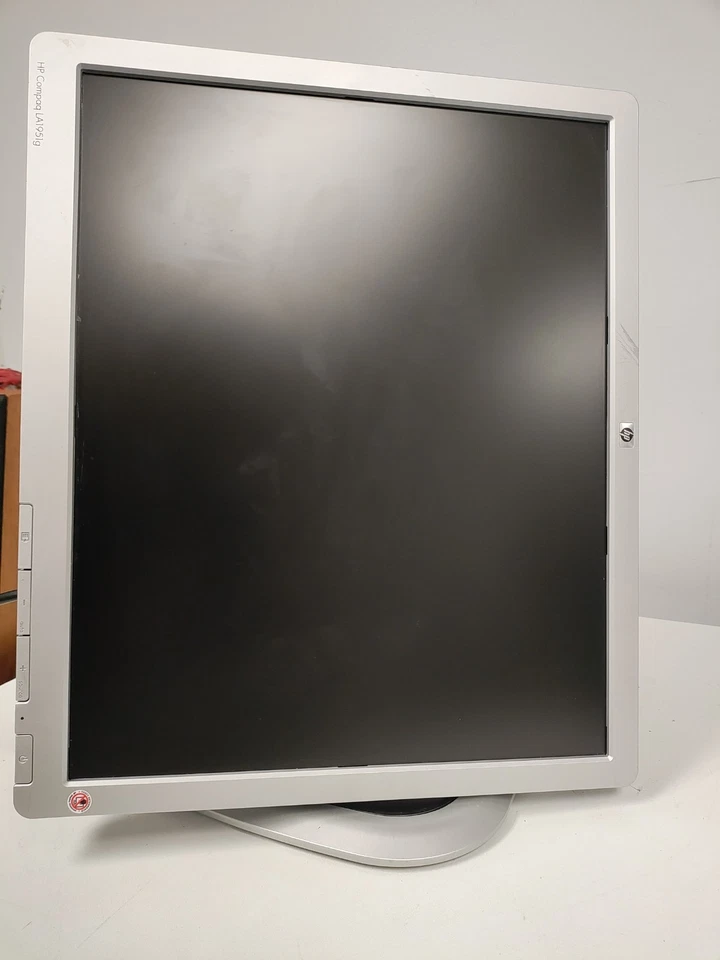 HP LA1951G LCD Silver Monitor 19" 1280X1024 Tilt & Swivel Stand - Image 4 of 4