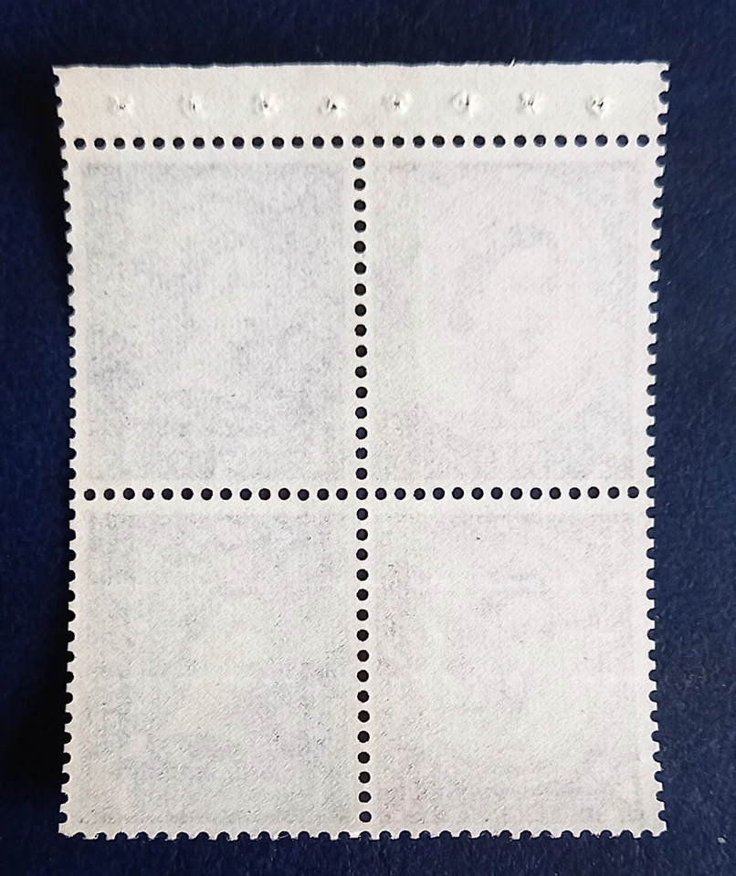 SB48 - Wilding Pane- 2 x 8mm Blue Phos- Crowns Wmk to Right - Perf Type AP - MNH - Image 2 of 2