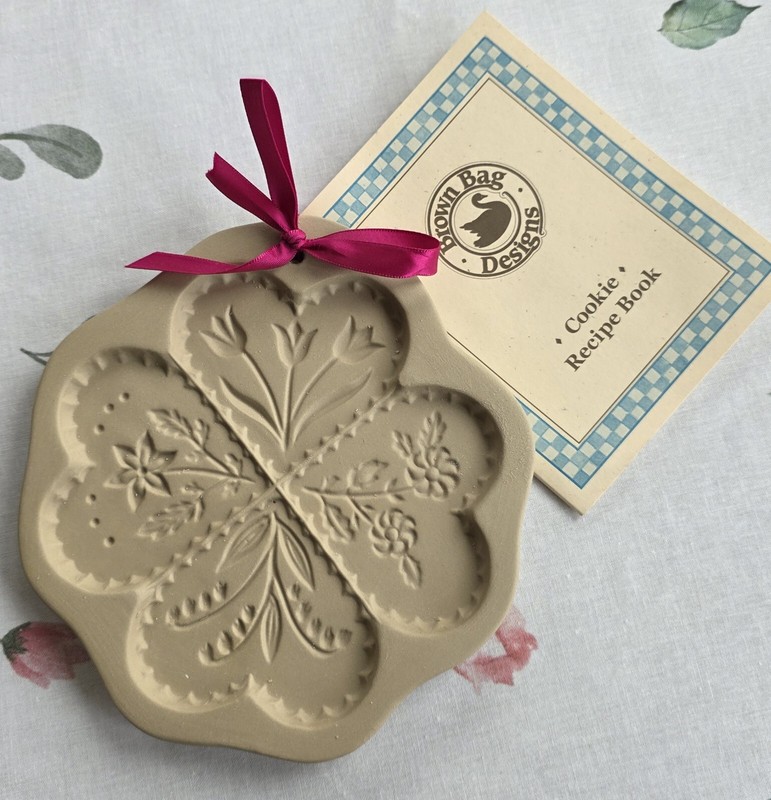 Brown Bag Designs Cookie Mold 1994 Four Hearts with Recipe Book