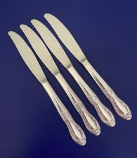 Wm Rogers & Son VICTORIAN ROSE Silverplate SOLID HANDLE DINNER KNIVES (4) 9"
